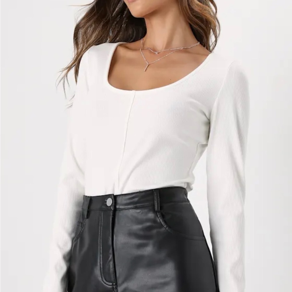 NWT Daily Essential Ivory Ribbed Scoop Neck Long Sleeve Top